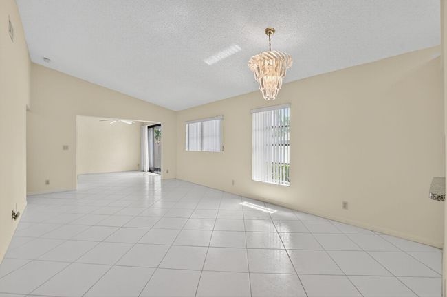 8129 Springtree Rd, Condo with 2 bedrooms, 2 bathrooms and null parking in Boca Raton FL | Image 6