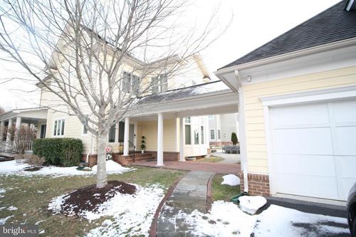 102 Bullard Cir, ROCKVILLE, MD, 20850-3816 | Card Image