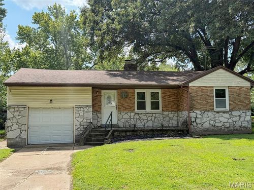 1572 Farmview Ave, Saint Louis, MO, 63138-2544 | Card Image