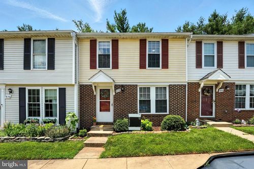 838 Oak Leaf Ct, WARRENTON, VA, 20186-2161 | Card Image