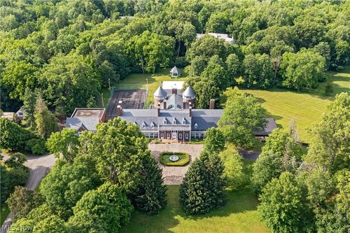 3450 Roundwood Rd, Chagrin Falls, OH, 44022-6636 | Card Image