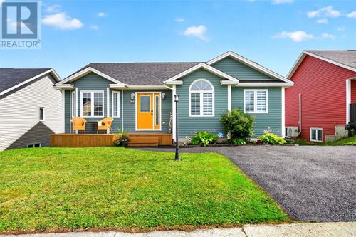 86 Hollyberry Dr, House with 6 bedrooms, 3 bathrooms and null parking in Paradise NL | Card Image