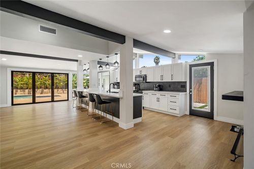 19945 Gresham St, Northridge, CA, 91324 | Card Image