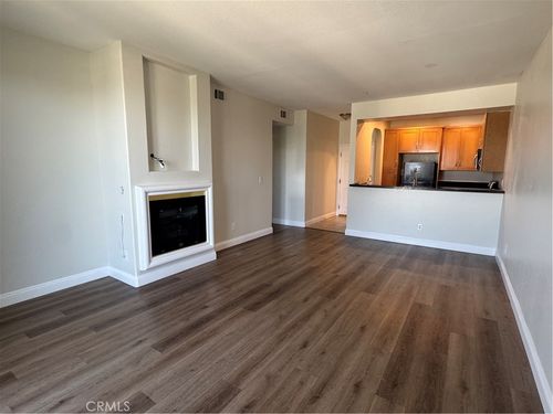 316-555 Maine Ave, Long Beach, CA, 90802-1167 | Card Image