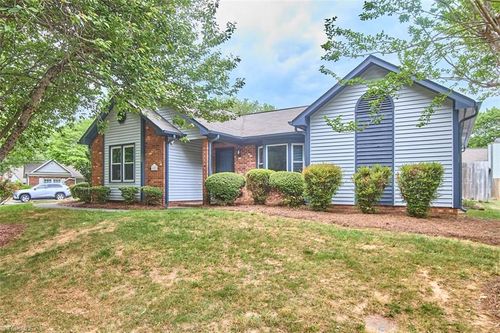 621 Lantern Ridge Dr, Winston Salem, NC, 27104-3478 | Card Image