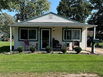 212 Lennox Avenue Nw, House other with 3 bedrooms, 1 bathrooms and null parking in Massillon OH | Image 1