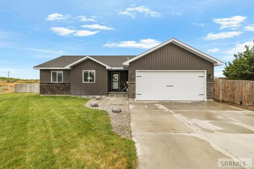 425 E Oak Street, Shelley, ID, 83274 | Card Image