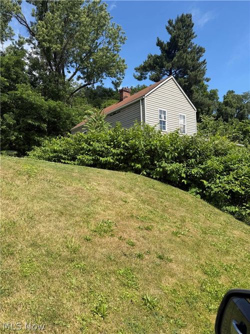 1209 N 8th St, Martins Ferry, OH, 43935-1815 | Card Image
