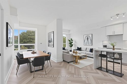 205-2075 King Rd, King City, ON, L7B0R6 | Card Image