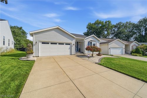 984 Elizabeth Ct, Cuyahoga Falls, OH, 44221-5000 | Card Image
