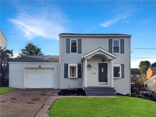 1209 Courtland Rd, Weirton, WV, 26062-5103 | Card Image