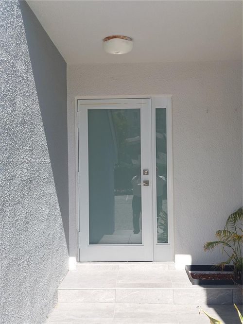 605-255 Poinciana Dr, Sunny Isles Beach, FL, 33160-4520 | Card Image