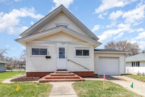 504 Pershing Ave N, New Prague, MN, 56071-2160 | Card Image