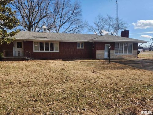 300 N 8th St, Elkville, IL, 62932-1018 | Card Image