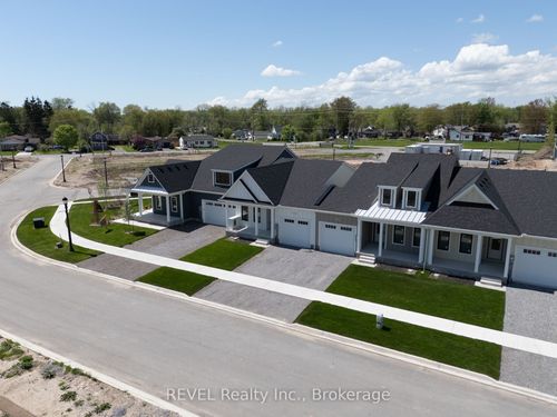 70B Seneca Dr, Fort Erie, ON, L2A0G7 | Card Image