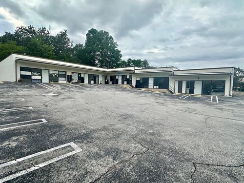 1401 Applewood Dr, Dalton, GA, 30720-2699 | Card Image