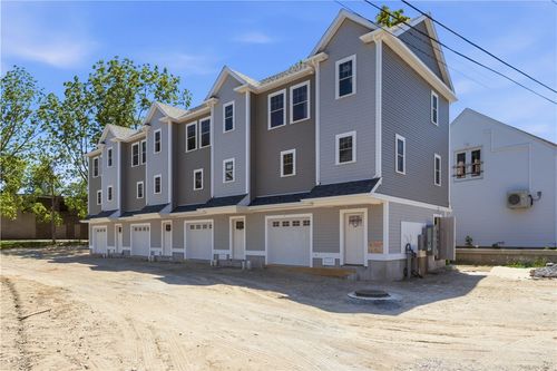 91 Croade St, Warren, RI, 02885-2735 | Card Image