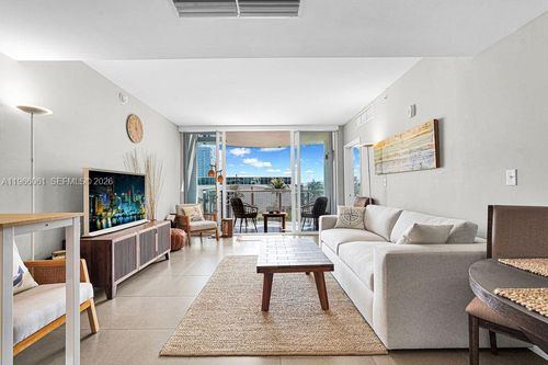 apt-403-2155 Washington Ct, Miami Beach, FL, 33139-1977 | Card Image