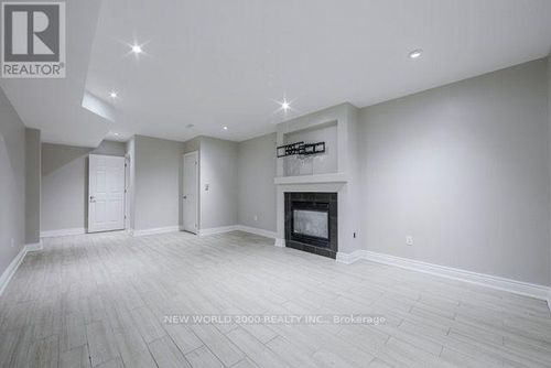 27 Lavender Rd, Toronto, ON, M6N2B6 | Card Image
