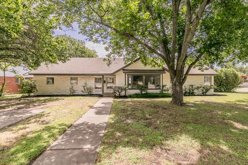 3909 Trail Lake Dr, Fort Worth, TX, 76109-3523 | Card Image