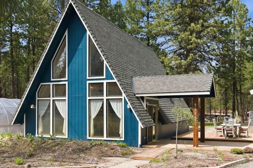 15884 Yellowood Ct, La Pine, OR, 97739-9802 | Card Image