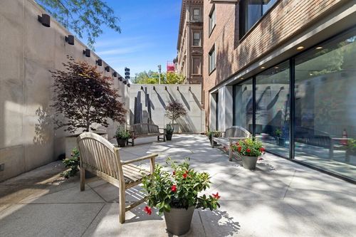 15b-180 Beacon St, Boston, MA, 02116-1401 | Card Image