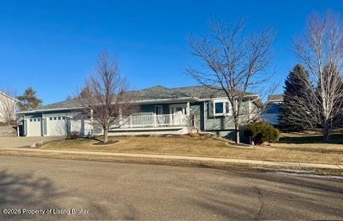 1638 3rd Ave E, Dickinson, ND, 58601-3323 | Card Image