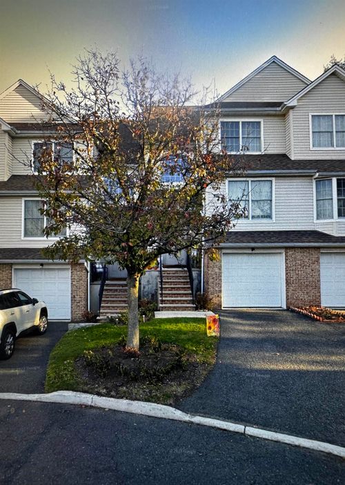 302-302 Grand Ridge Dr, Ridgefield, NJ, 07657-2753 | Card Image