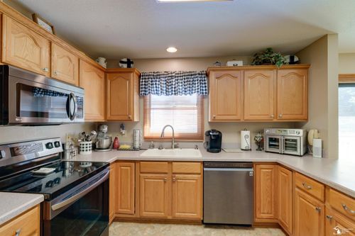 1846 Bragden Dr, Temperance, MI, 48182-1295 | Card Image