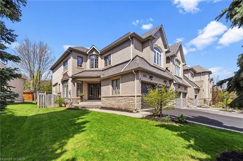 1576 Bayshire Drive, Oakville, ON, L6H6L8 | Card Image