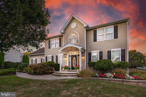 16 Long Meadow Rd, Royersford, PA, 19468-1854 | Card Image