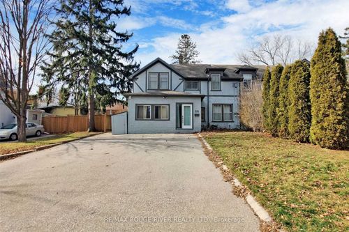 36 John St, Cambridge, ON, N1S2V4 | Card Image