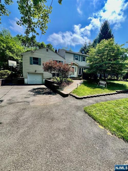14 Ethel Pl, Closter, NJ, 07624-1618 | Card Image