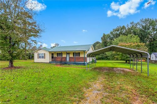 198 Broadway Rd, Mocksville, NC, 27028-6617 | Card Image