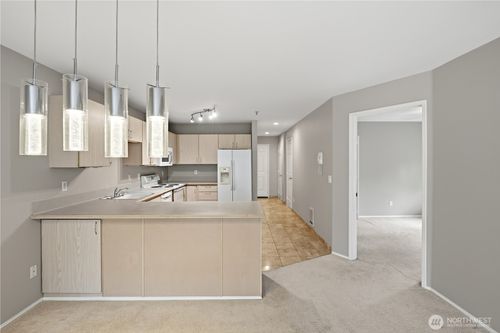 201-18210 73rd Ave Ne, Kenmore, WA, 98028-2770 | Card Image