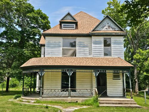 153 E Blow St, Granby, MO, 64844-8309 | Card Image