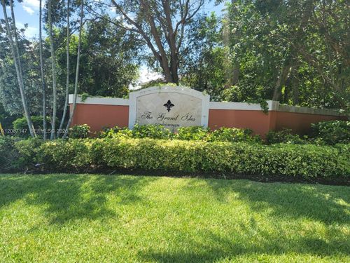 922-4175 N Haverhill Rd, West Palm Beach, FL, 33417-8301 | Card Image