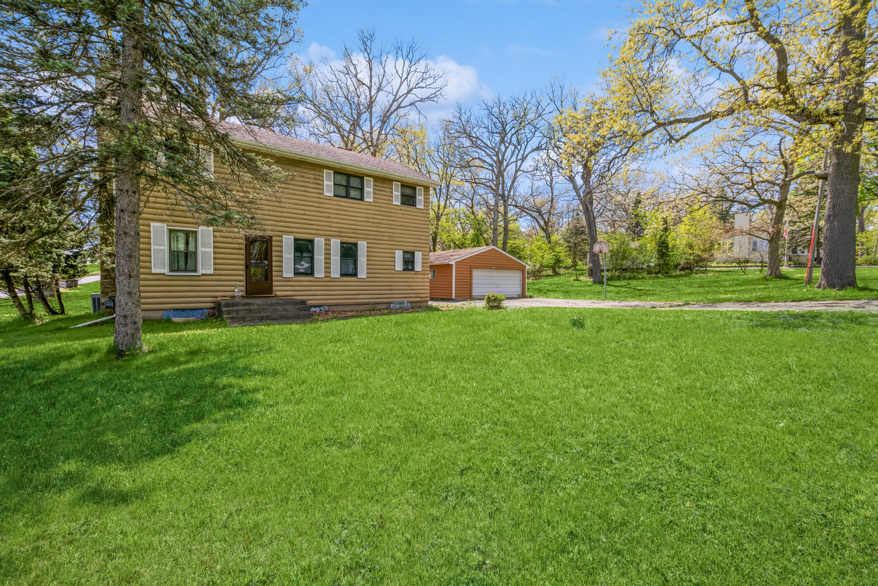 Linnwood Ave, Lake Geneva, WI 53147