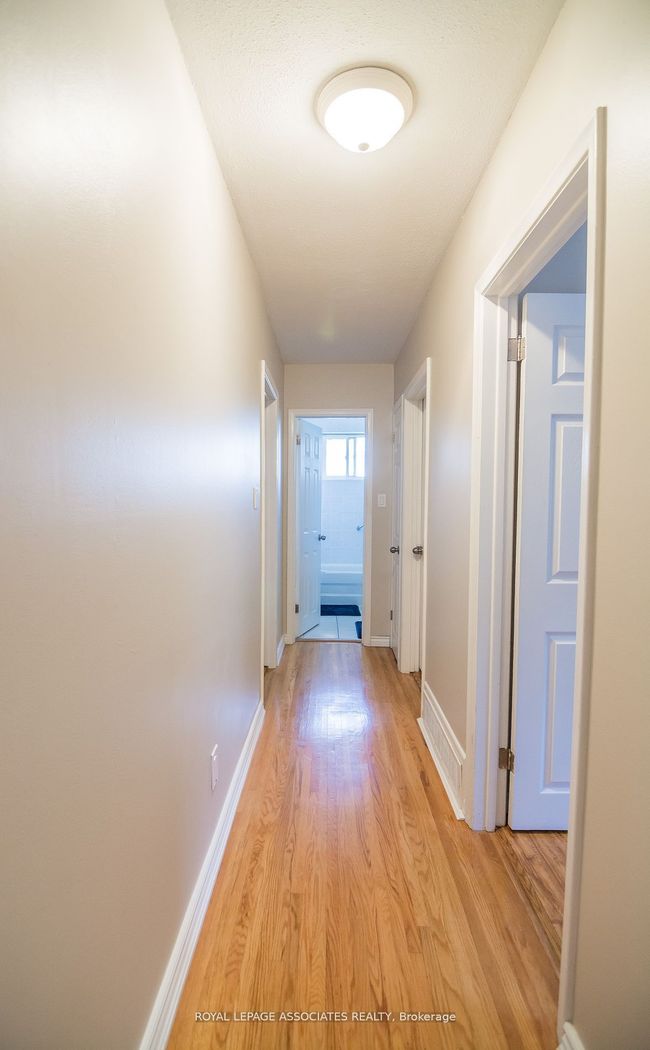 846 Antonio St, House other with 3 bedrooms, 1 bathrooms and 4 parking in Pickering ON | Image 8