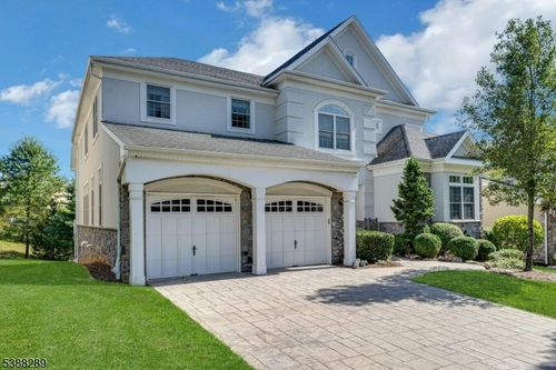 18 Avon Rd, Warren, NJ, 07059-3002 | Card Image