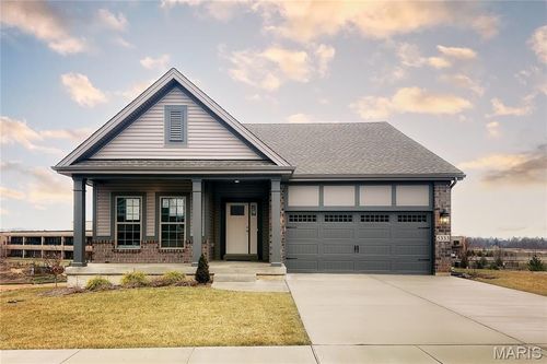 5333 Tesson Ct, Saint Louis, MO, 63128-3165 | Card Image