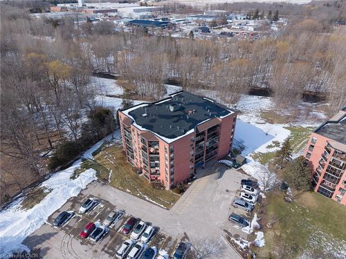 301-17 Mill Pond Crt, Simcoe, ON, N3Y5H9 | Card Image