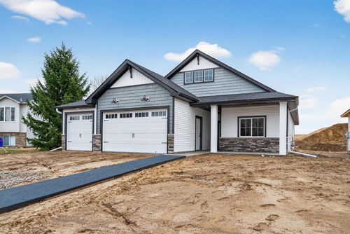 1219 Honeysuckle Ln Se, Cambridge, MN, 55008 | Card Image