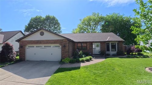 3921 Whitfield Dr, Swansea, IL, 62226-1022 | Card Image