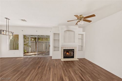 5266 Tropical Peach Dr, Las Vegas, NV, 89118-1376 | Card Image