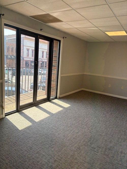 102 W 7th St, Columbia, TN, 38401-3249 | Card Image