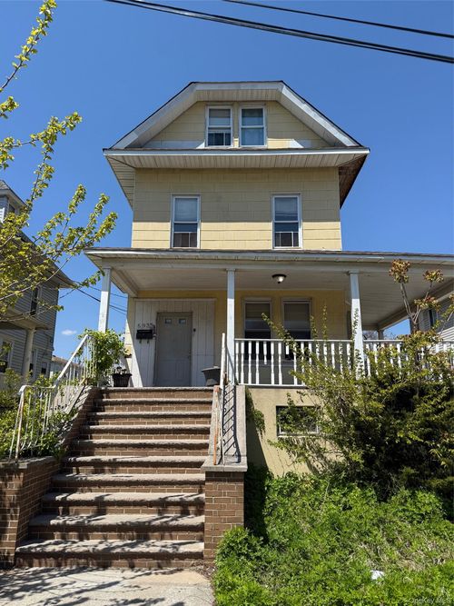 6932 Burchell Ave, Arverne, NY, 11692-1112 | Card Image