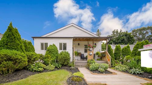 8591 Glendon Dr, Mount Brydges, ON, N0L1W0 | Card Image