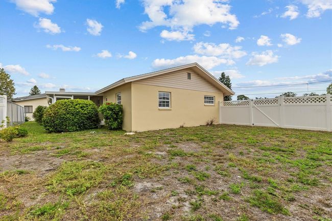 326 Circle Dr, House other with 3 bedrooms, 2 bathrooms and null parking in Palm Harbor FL | Image 30