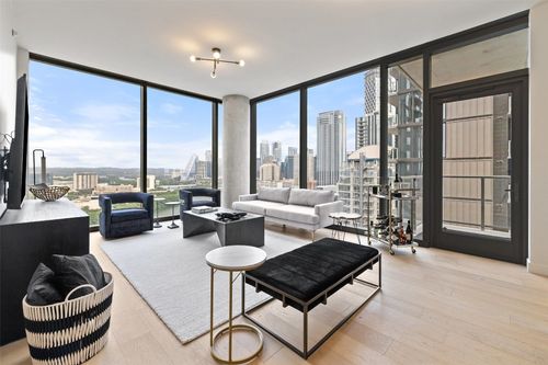 2005-44 East Ave, Austin, TX, 78701 | Card Image